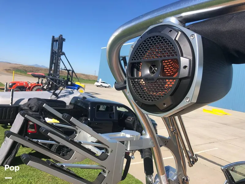 Slide: The Image of Mastercraft XT22 2021 - 15221769