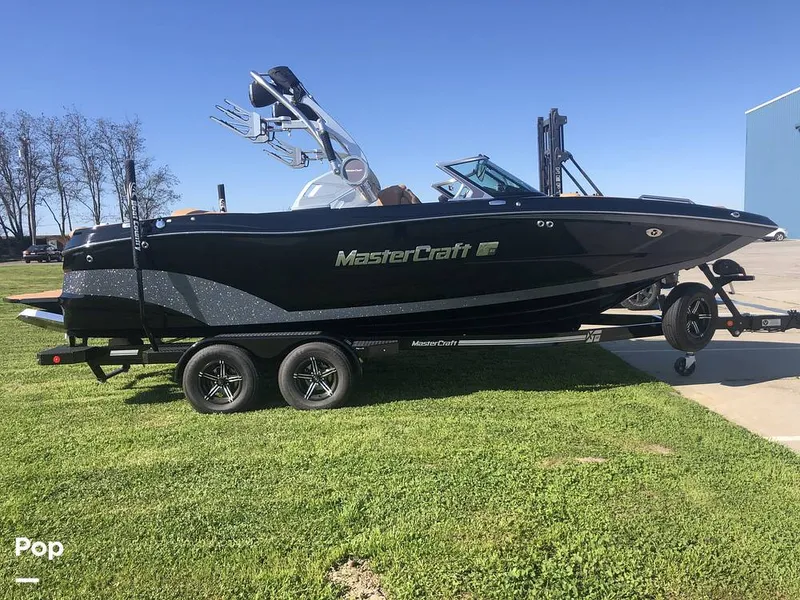 Slide: The Image of Mastercraft XT22 2021 - 15221529