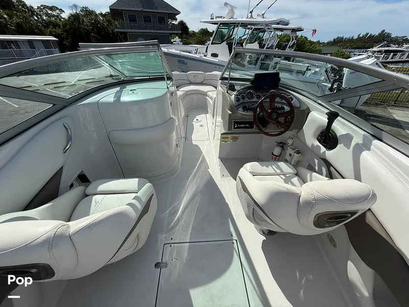 Slide: The Image of Crownline Boats 260LS 2007 - 15868574