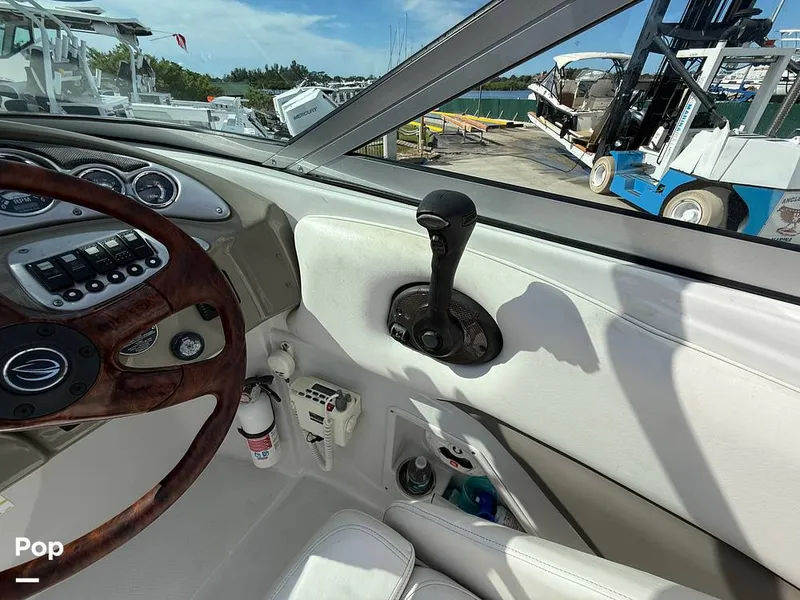 Slide: The Image of Crownline Boats 260LS 2007 - 15868591