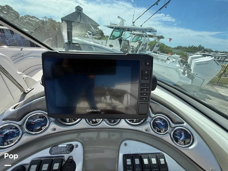 Slide: The Image of Crownline Boats 260LS 2007 - 15868593