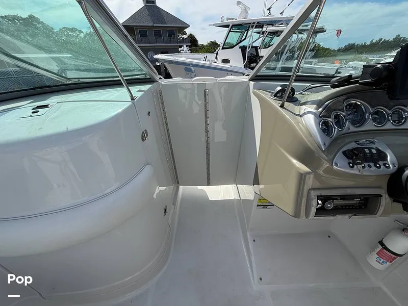 Slide: The Image of Crownline Boats 260LS 2007 - 15868601