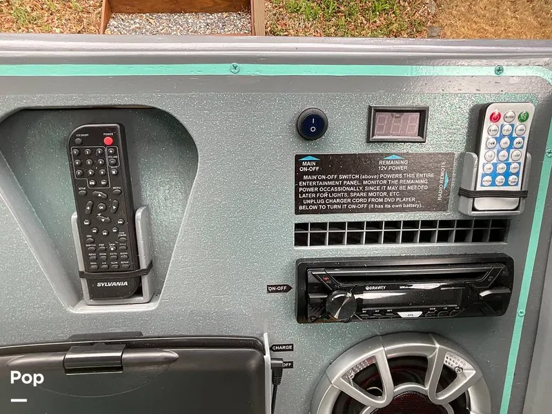 Slide: The Image of Feather Craft 15 1962 - 15212142