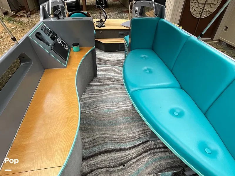 Slide: The Image of Feather Craft 15 1962 - 15212225