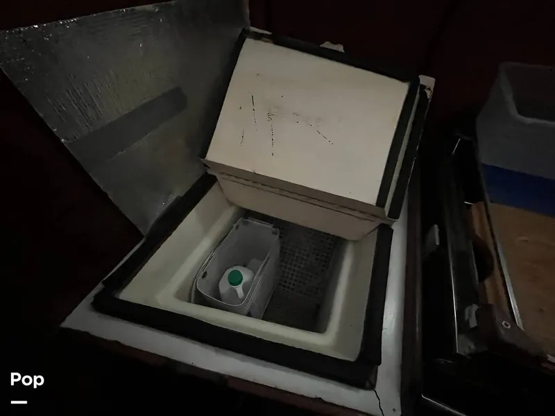 Slide: The Image of Custom Navigateurs J.E.L. Custom 37' 1980 - 15236349