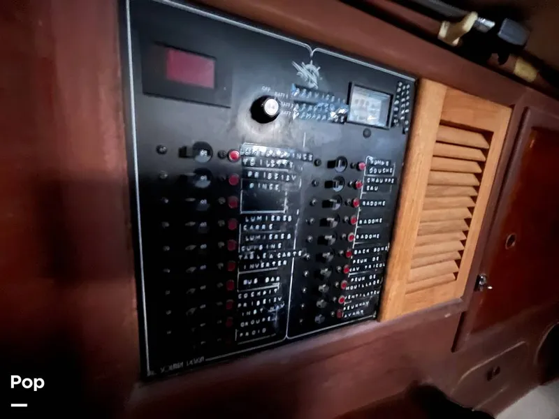 Slide: The Image of Custom Navigateurs J.E.L. Custom 37' 1980 - 15236352