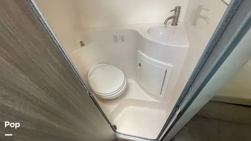 Slide: The Image of Regal 26 XO 2019 - 15410974