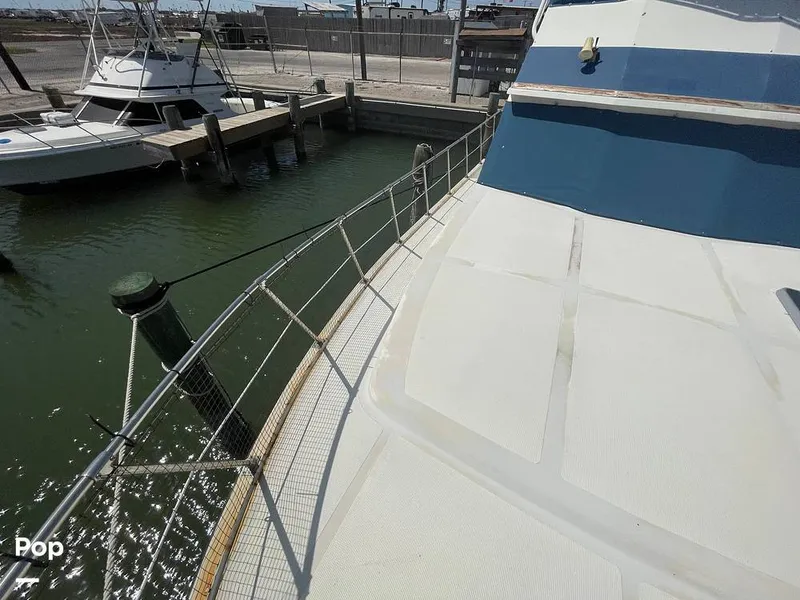 Slide: The Image of Sundeck 42 1984 - 15265976