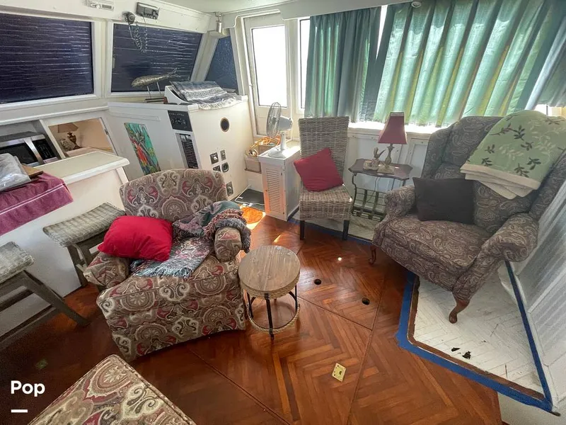 Slide: The Image of Sundeck 42 1984 - 15265991