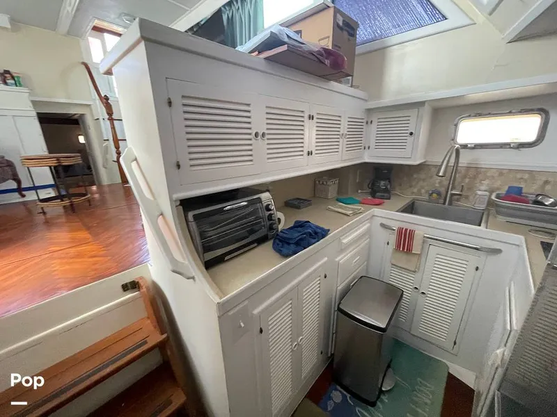 Slide: The Image of Sundeck 42 1984 - 15267945