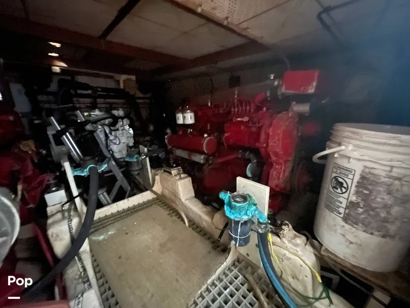 Slide: The Image of Sundeck 42 1984 - 15267948