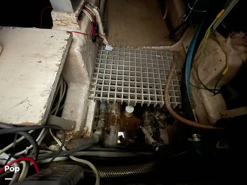 Slide: The Image of Sundeck 42 1984 - 15267949