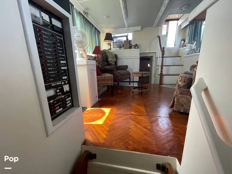 Slide: The Image of Sundeck 42 1984 - 15267950