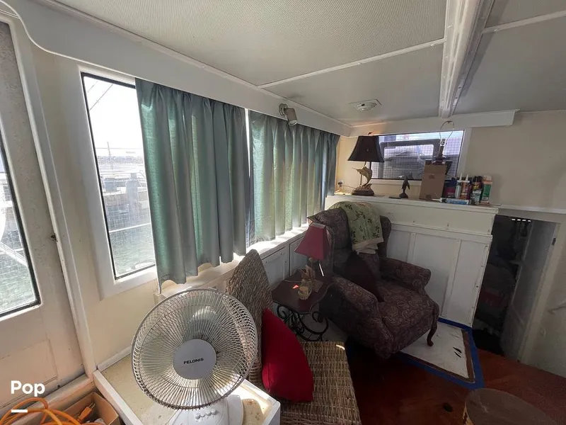 Slide: The Image of Sundeck 42 1984 - 15267970