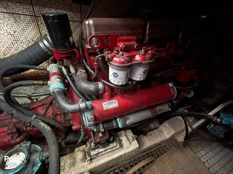 Slide: The Image of Sundeck 42 1984 - 15267979