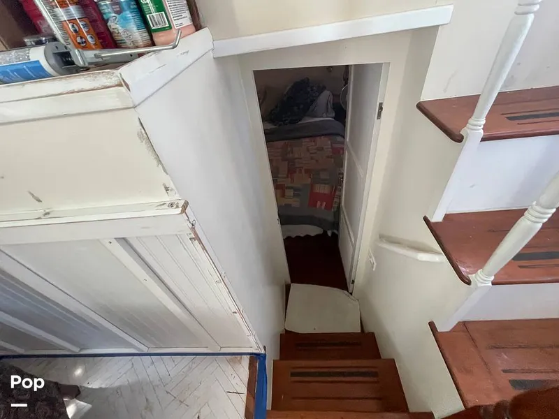 Slide: The Image of Sundeck 42 1984 - 15268091