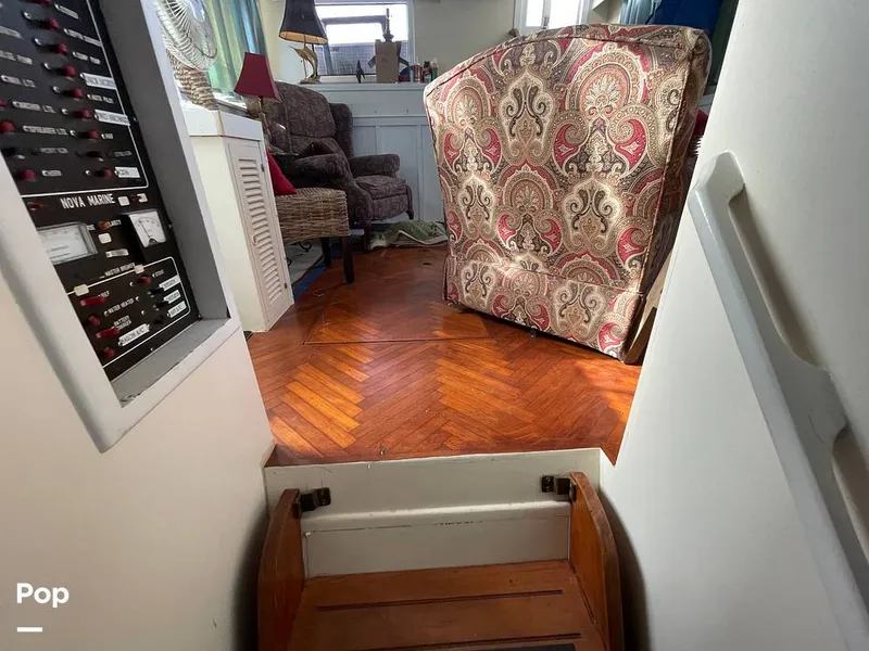 Slide: The Image of Sundeck 42 1984 - 15210743