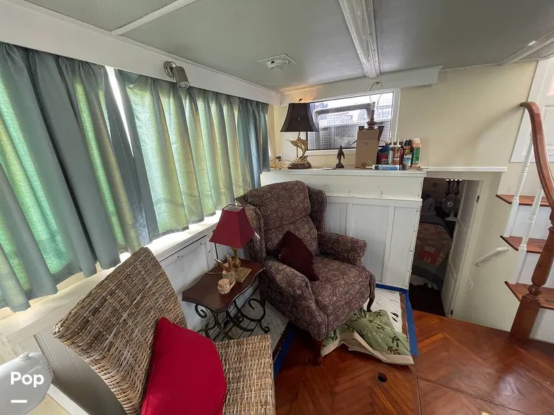 Slide: The Image of Sundeck 42 1984 - 15210746