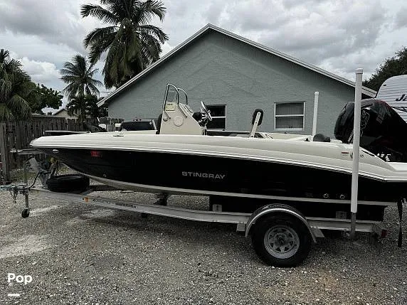 Slide: The Image of Stingray 186CC 2019 - 15282609