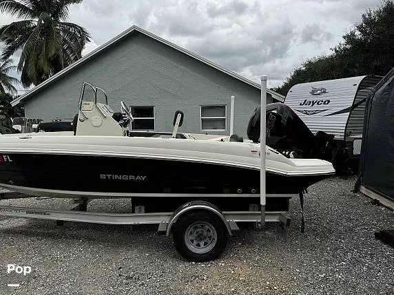 Slide: The Image of Stingray 186CC 2019 - 15282610