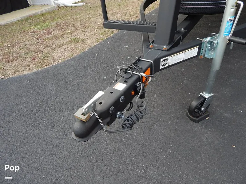 Slide: The Image of Sun Tracker Bass Buggy 18 DLX 2024 - 15256406