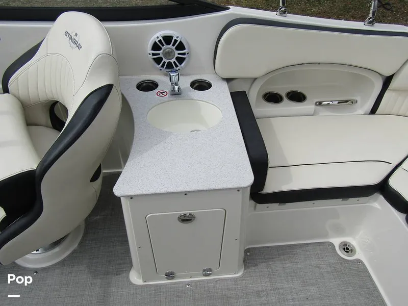 Slide: The Image of Stingray 231 DC 2023 - 15236103