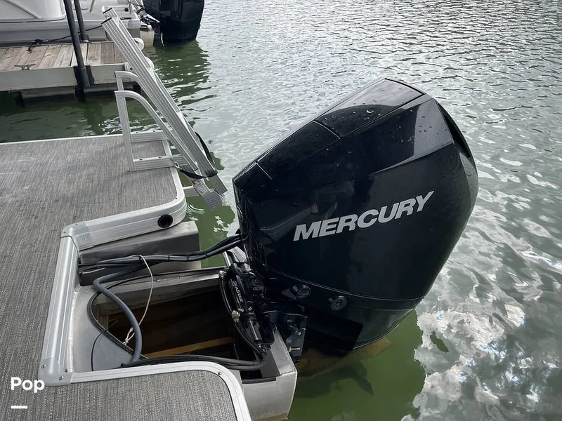 Slide: The Image of Godfrey Sweetwater 2286SB 2024 - 15214142