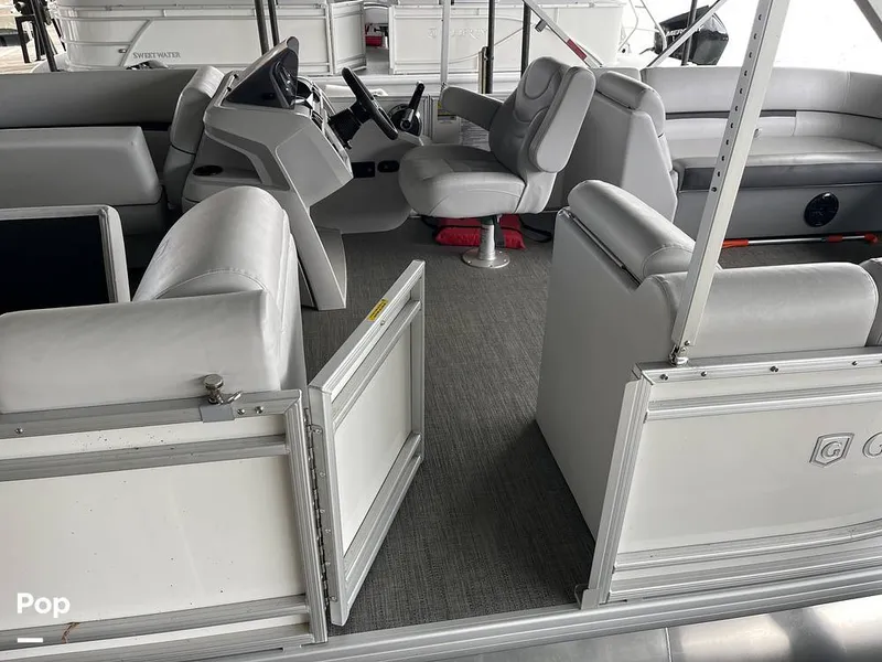 Slide: The Image of Godfrey Sweetwater 2286SB 2024 - 15214148