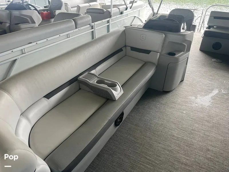 Slide: The Image of Godfrey Sweetwater 2286SFL 2024 - 15213990