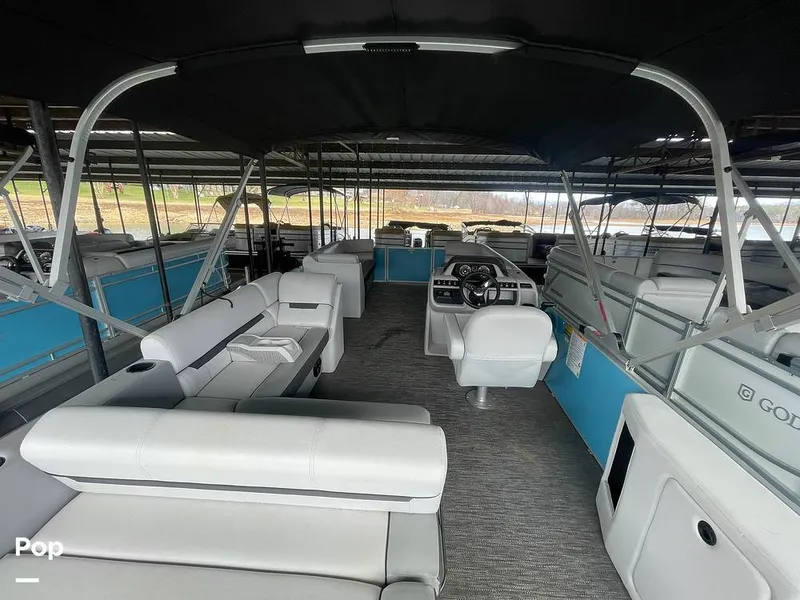 Slide: The Image of Godfrey Sweetwater 2286SFL 2024 - 15214000