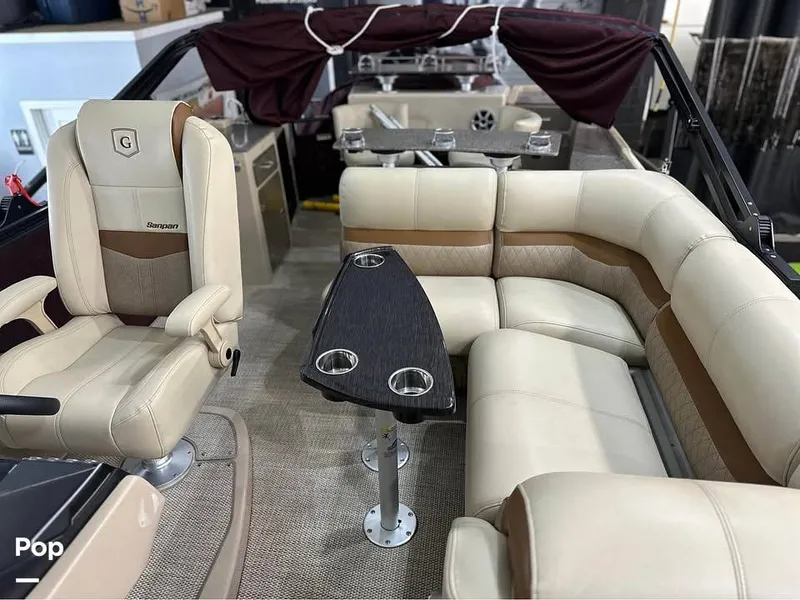 Slide: The Image of Cockpit Table - 15212861