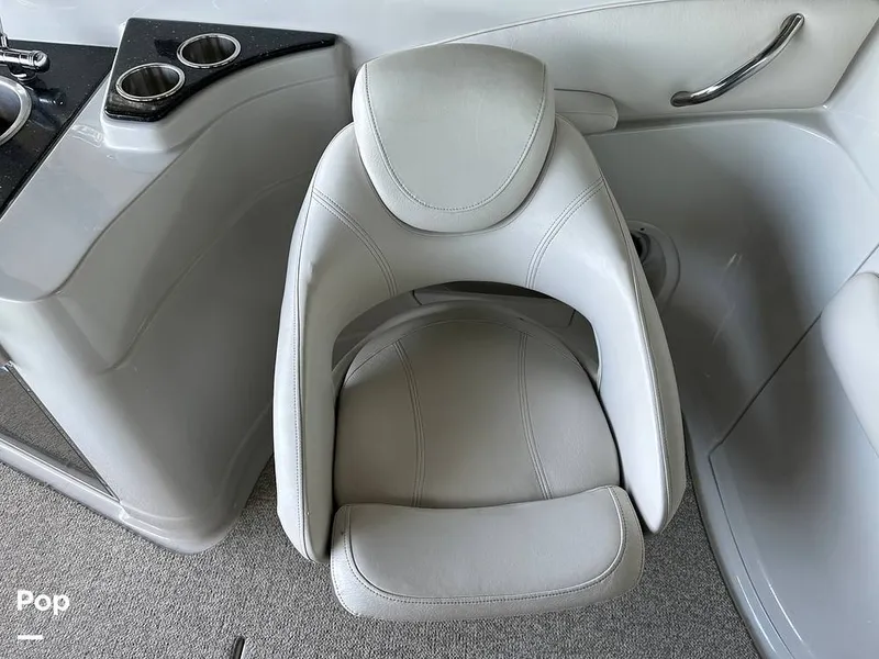 Slide: The Image of Crownline Boats 300LS 2008 - 15591461