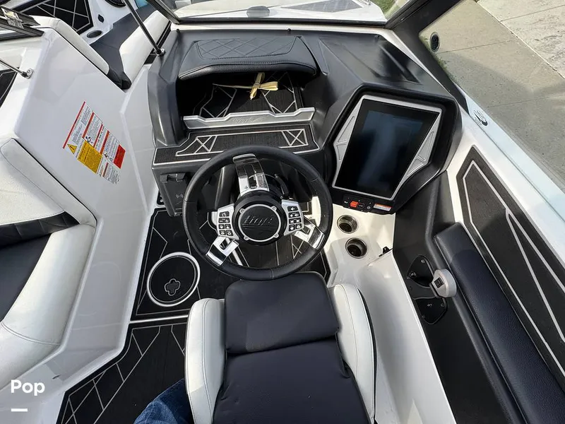 Slide: The Image of Tige Z1 2022 - 15246751