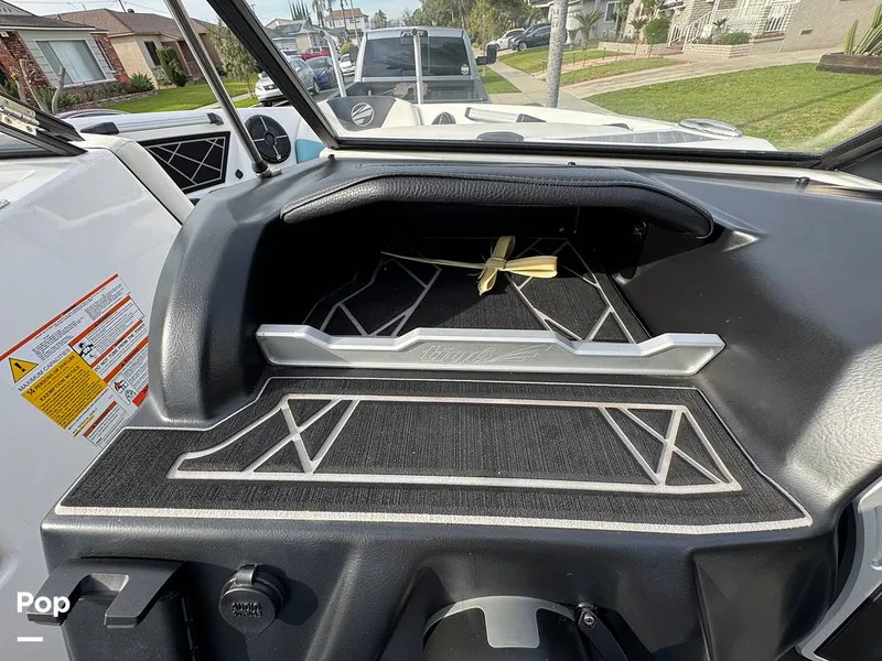 Slide: The Image of Tige Z1 2022 - 15246772