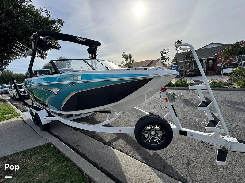 Slide: The Image of Tige Z1 2022 - 15247363