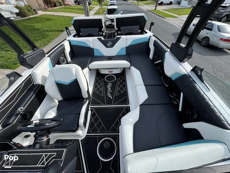 Slide: The Image of Tige Z1 2022 - 15246745