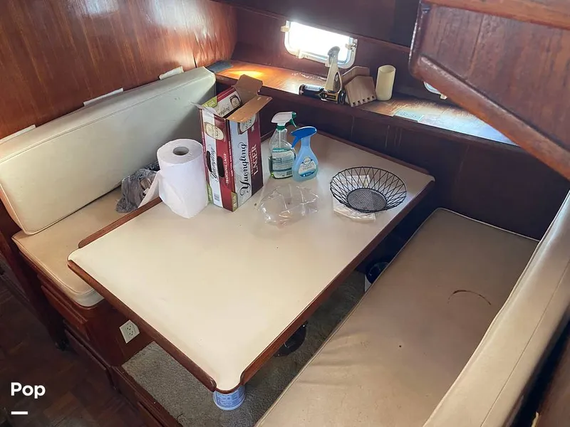 Slide: The Image of Present Yachts 42 Sundeck 1986 - 15267847