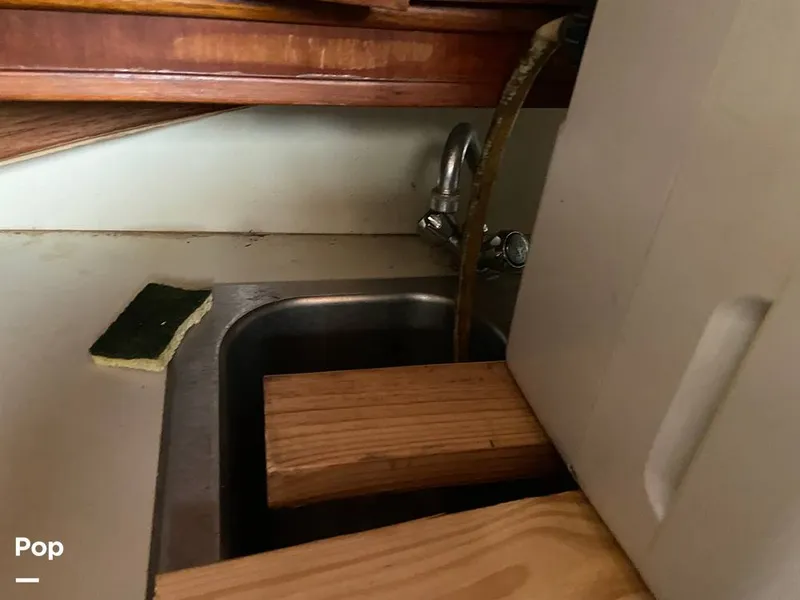 Slide: The Image of Present Yachts 42 Sundeck 1986 - 15267878