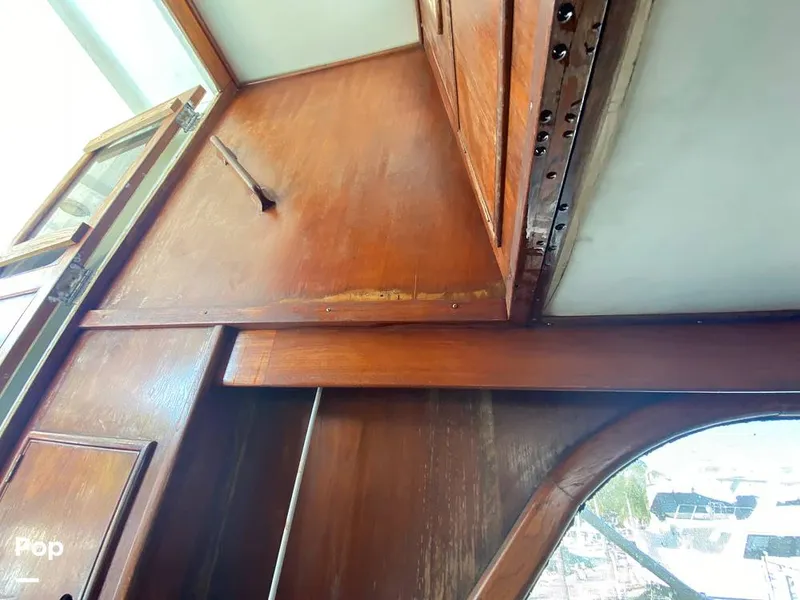 Slide: The Image of Present Yachts 42 Sundeck 1986 - 15268472