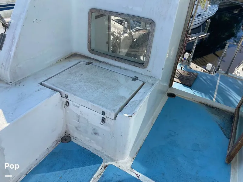 Slide: The Image of Present Yachts 42 Sundeck 1986 - 15268501