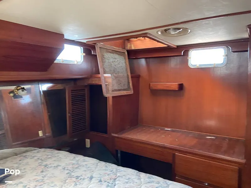 Slide: The Image of Present Yachts 42 Sundeck 1986 - 15268518