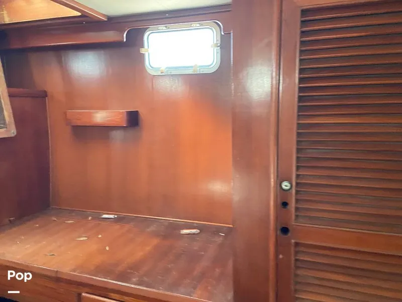 Slide: The Image of Present Yachts 42 Sundeck 1986 - 15268521