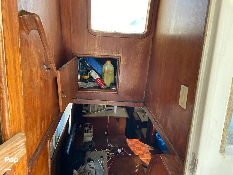 Slide: The Image of Present Yachts 42 Sundeck 1986 - 15268524