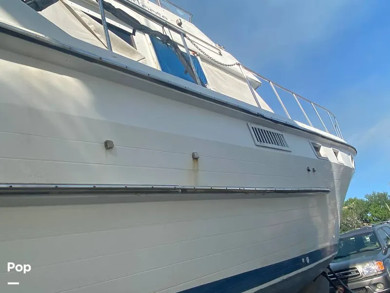 Slide: The Image of Present Yachts 42 Sundeck 1986 - 15268529