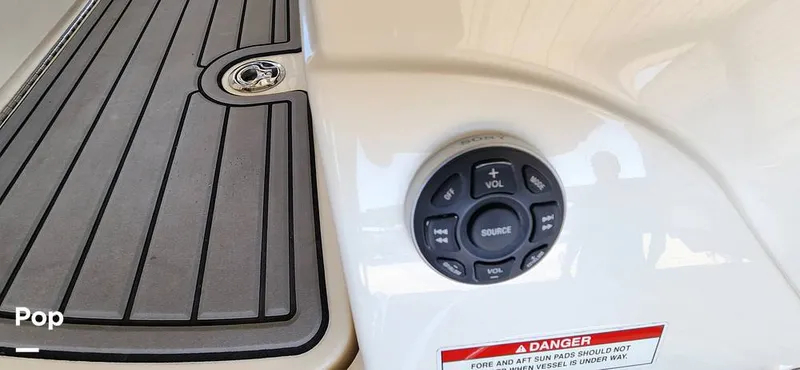 Slide: The Image of Sea Ray SPX210 2016 - 15256179