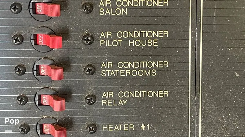 Slide: The Image of Bayliner 4788 Pilothouse 1996 - 15259525