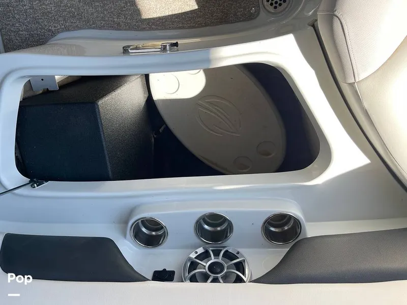 Slide: The Image of Crownline Boats 255 SS 2014 - 15261215