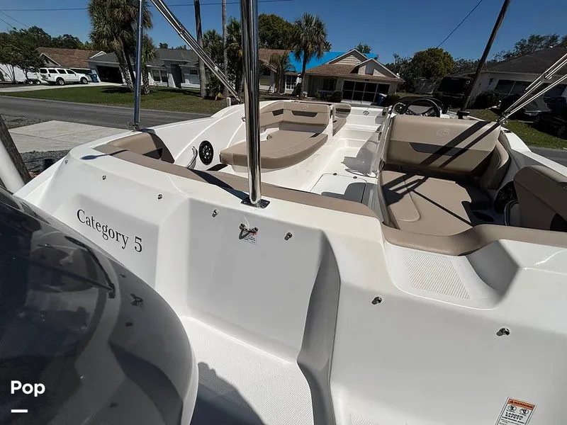 Slide: The Image of Hurricane SS 185 2022 - 15256340