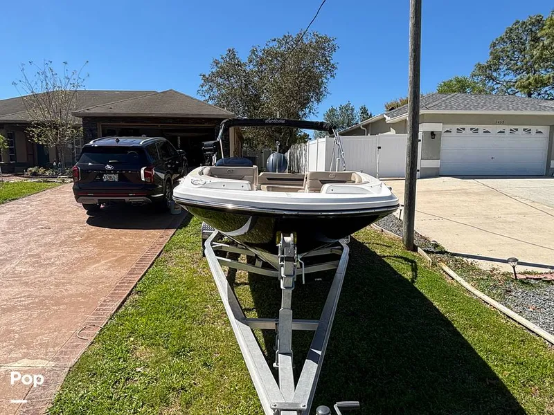 Slide: The Image of Hurricane SS 185 2022 - 15256229