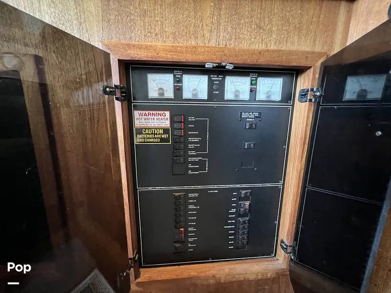 Slide: The Image of Carver Yachts 300 Aft Cabin 1994 - 15593154